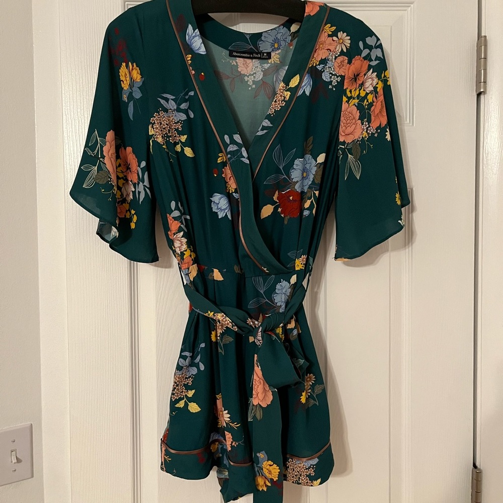 Abercrombie kimono romper